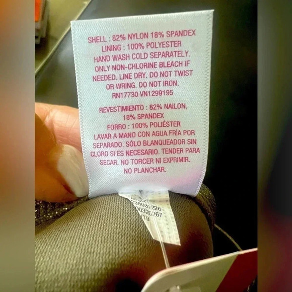 NWT- Shiny Gold metallic, lame’ feel bikini bottom-Size L - Picture 5 of 5